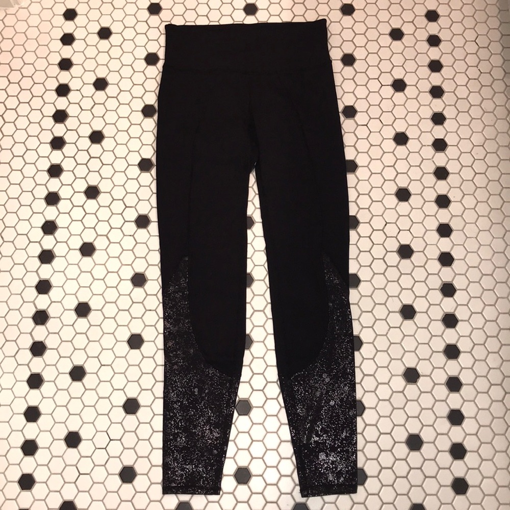women’s Athleta leggings XS black metallic silver